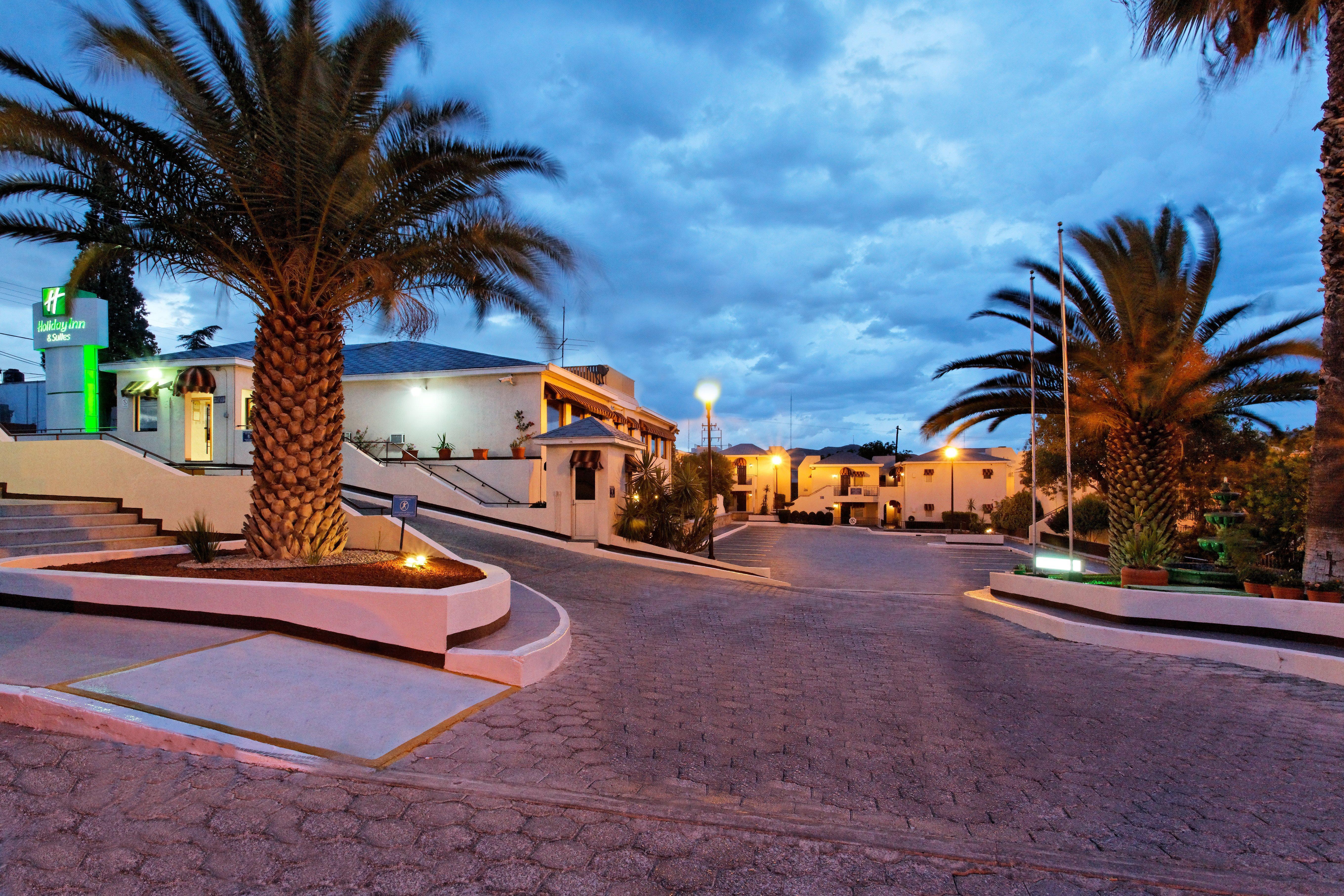 Holiday Inn Hotel & Suites Chihuahua By Ihg Exterior foto